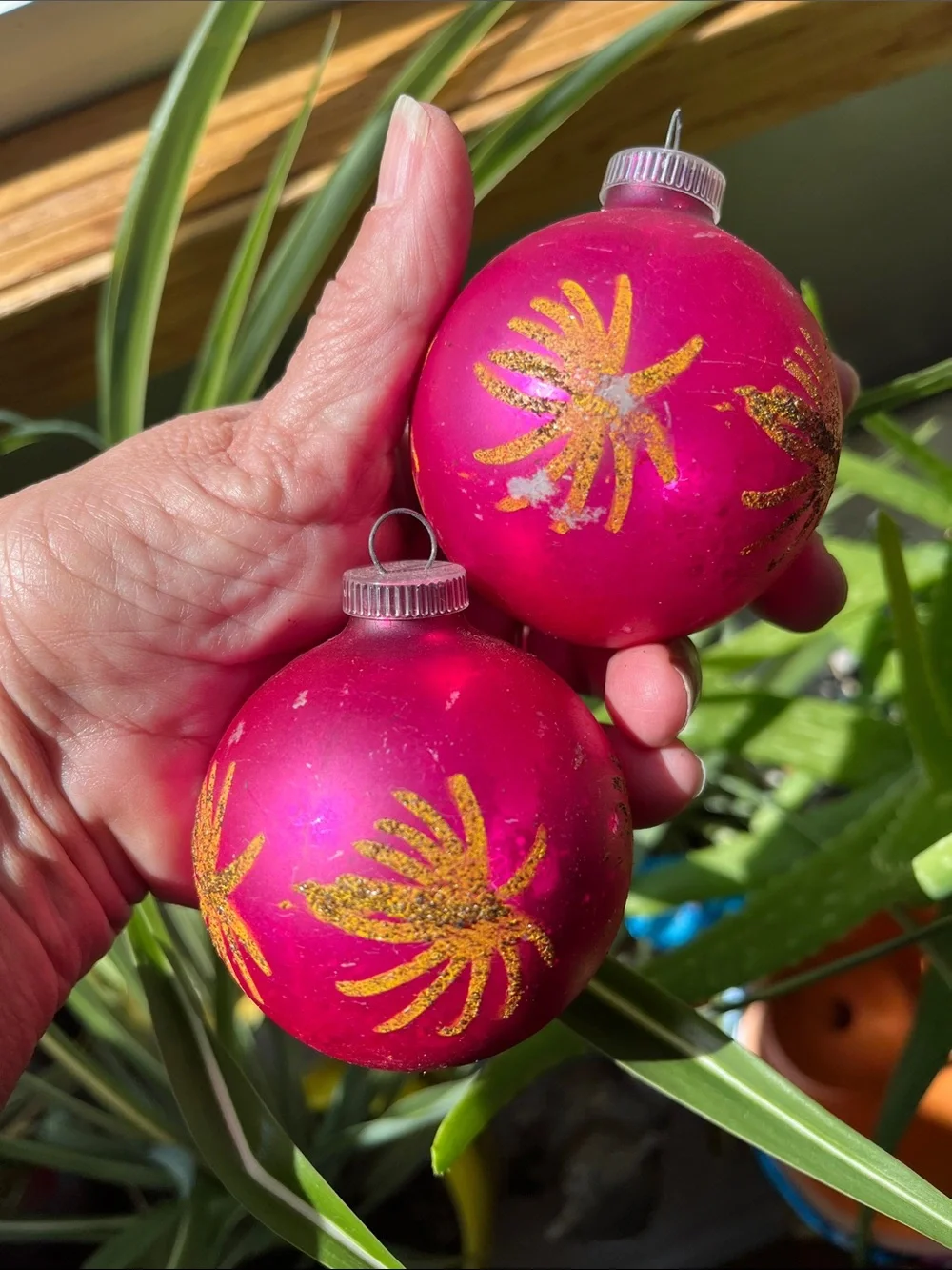 2 Vtg Hot Pink Blown Glass Ornaments Gold Mica Startbursts West Germany *READ*